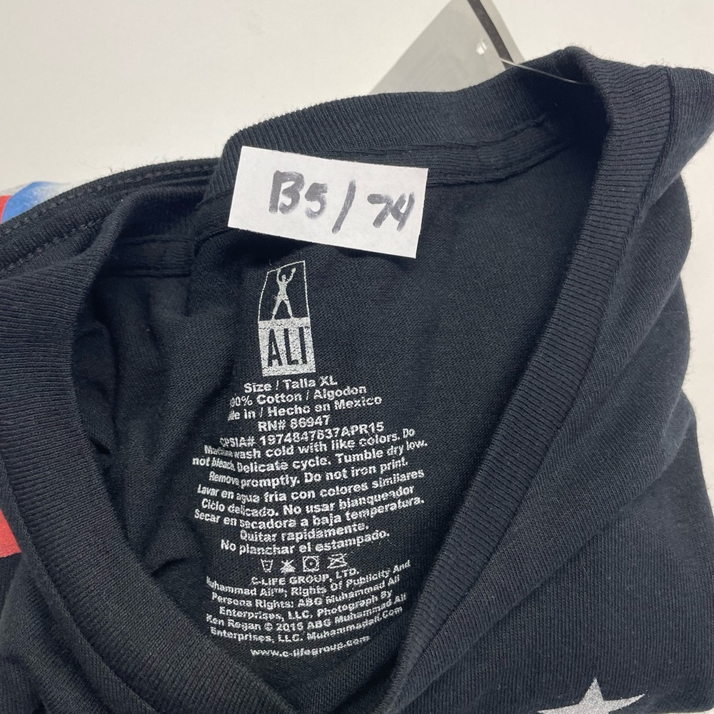 NWT Official Muhammad Ali T-Shirt | Size XL - Picture 5 of 5
